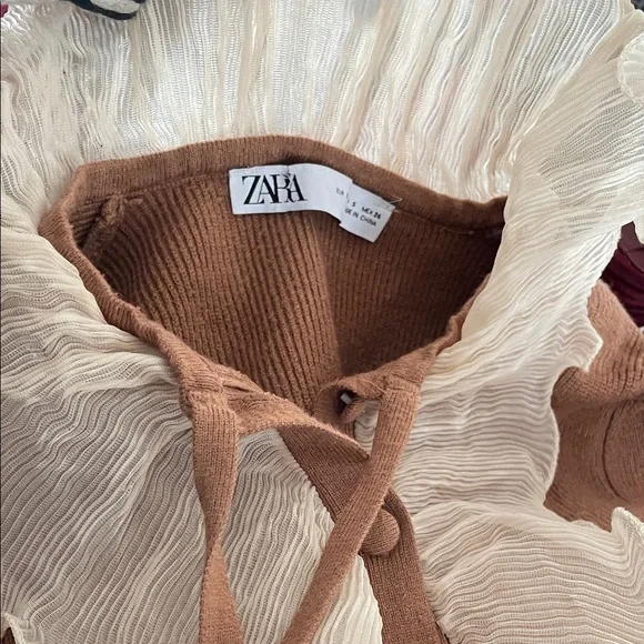 Zara Knit bow tie Top with Statement White Ruffled Collar - Picture 4 of 5